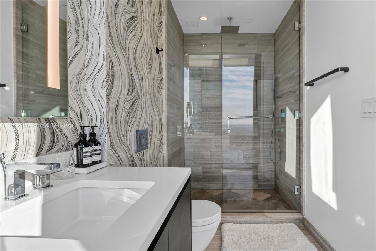 1451 Brickell Ave, Unit 4304, Miami, FL 33131 Photo