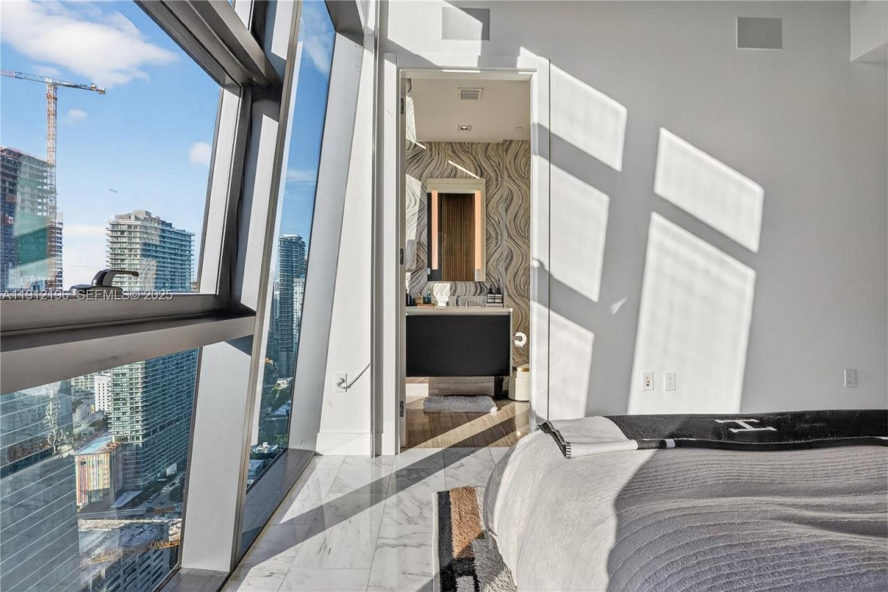 1451 Brickell Ave, Unit 4304, Miami, FL 33131 Photo