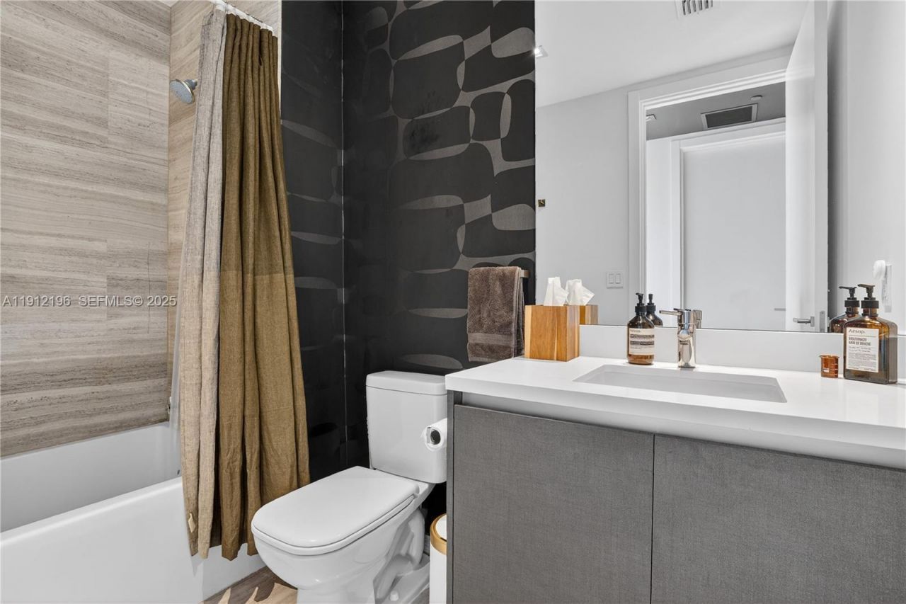 1451 Brickell Ave, Unit 4304, Miami, FL 33131 Photo