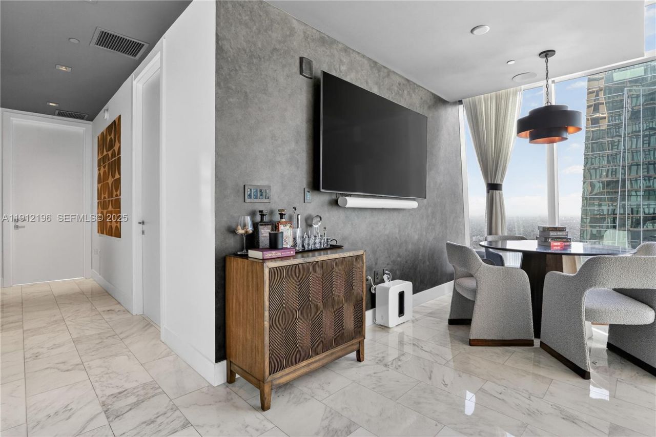 1451 Brickell Ave, Unit 4304, Miami, FL 33131 Photo