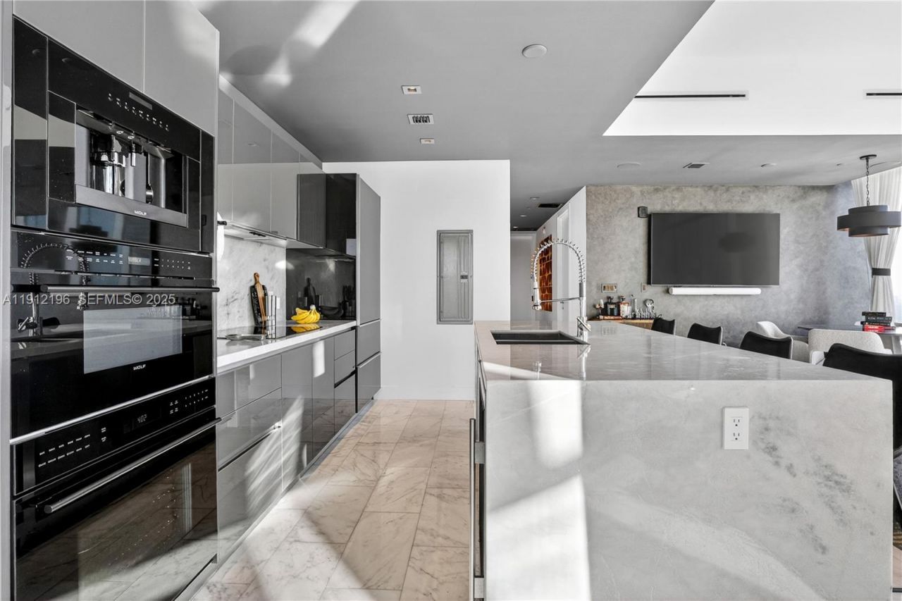 1451 Brickell Ave, Unit 4304, Miami, FL 33131 Photo