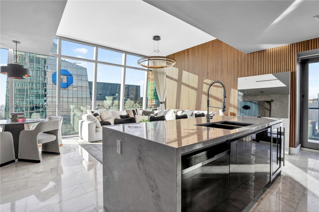 1451 Brickell Ave, Unit 4304, Miami, FL 33131 Photo