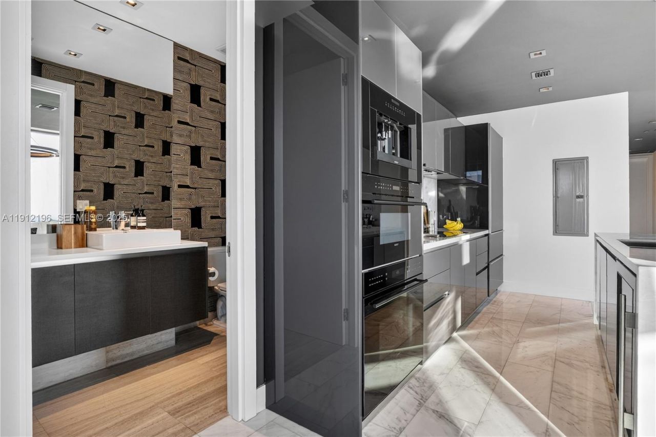 1451 Brickell Ave, Unit 4304, Miami, FL 33131 Photo