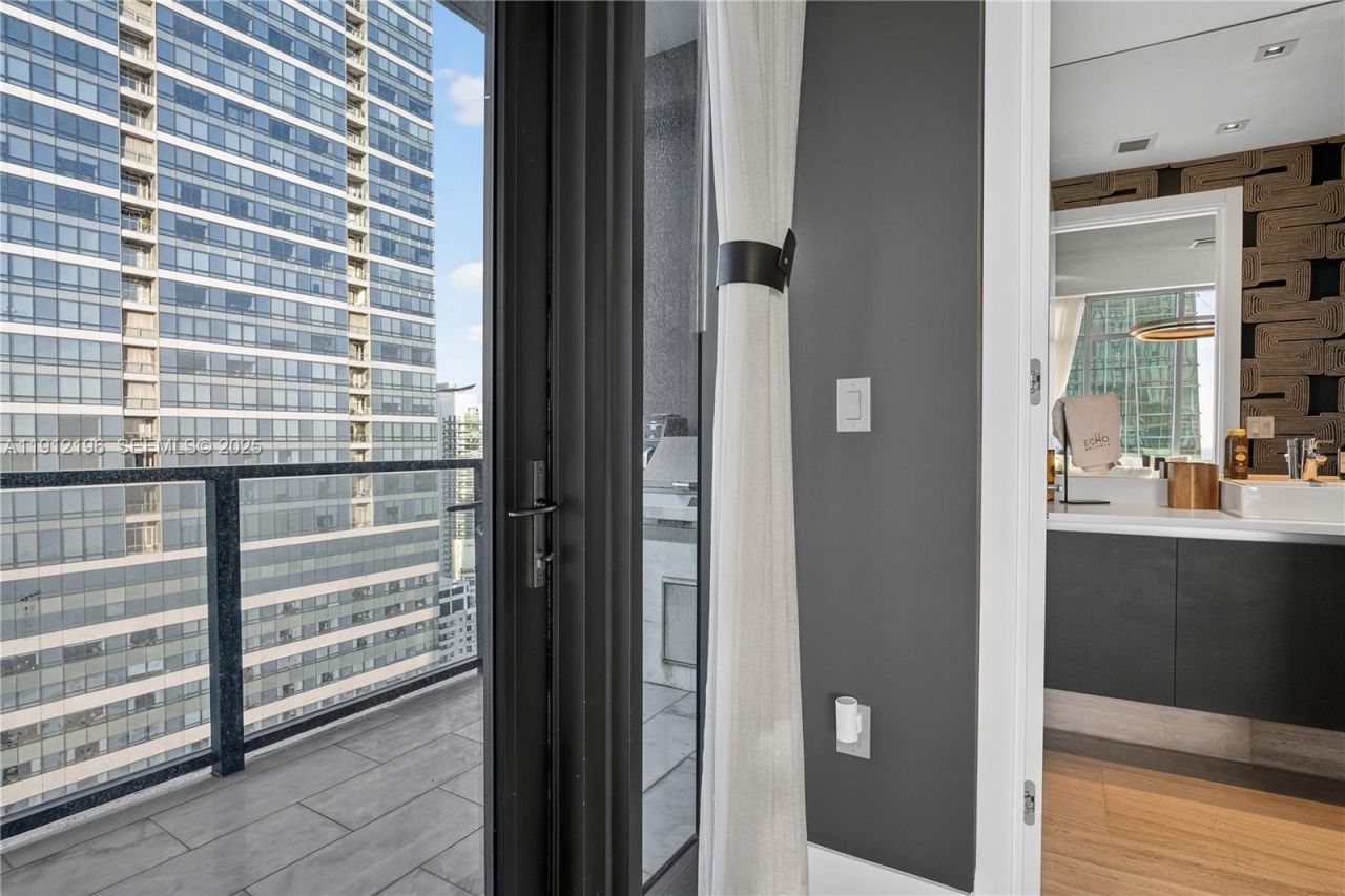 1451 Brickell Ave, Unit 4304, Miami, FL 33131 Photo