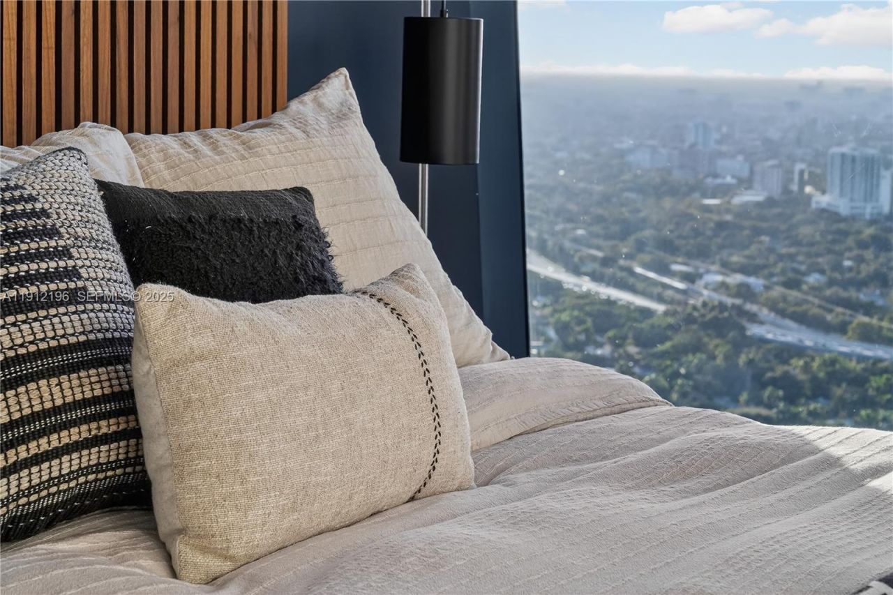 1451 Brickell Ave, Unit 4304, Miami, FL 33131 Photo