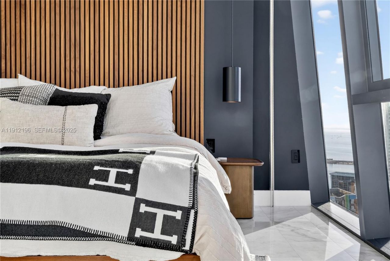 1451 Brickell Ave, Unit 4304, Miami, FL 33131 Photo