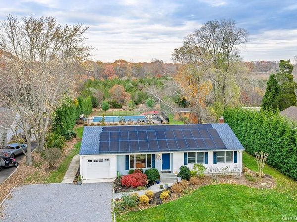 2400 Aldrich Lane, Laurel, NY 11948