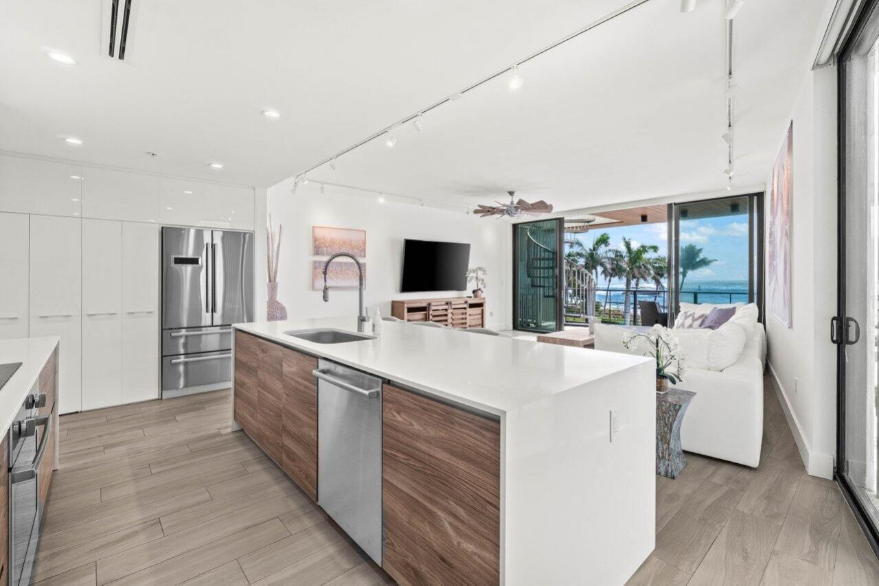 106 Inlet Way, Unit 304, Palm Beach Shores, FL 33404 Photo