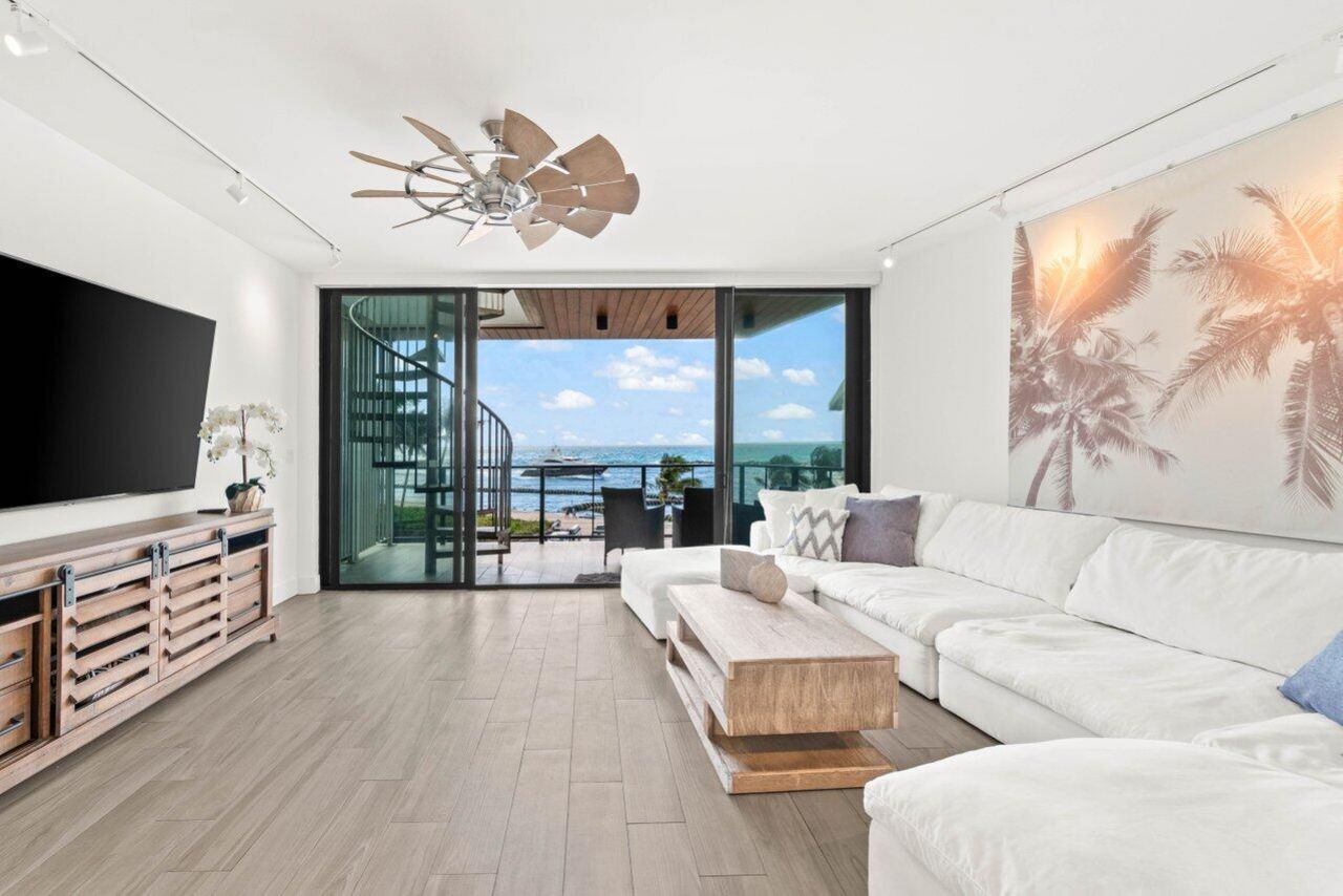 106 Inlet Way, Unit 304, Palm Beach Shores, FL 33404 Photo