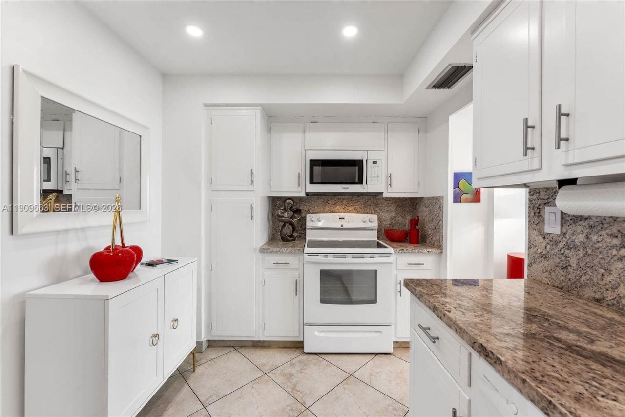 3333 NE 34th St, Unit 914, Fort Lauderdale, FL 33308 Photo