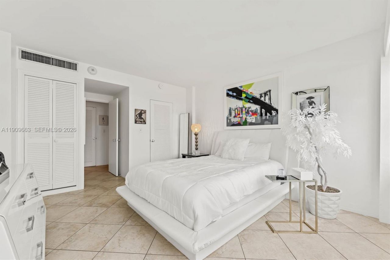 3333 NE 34th St, Unit 914, Fort Lauderdale, FL 33308 Photo