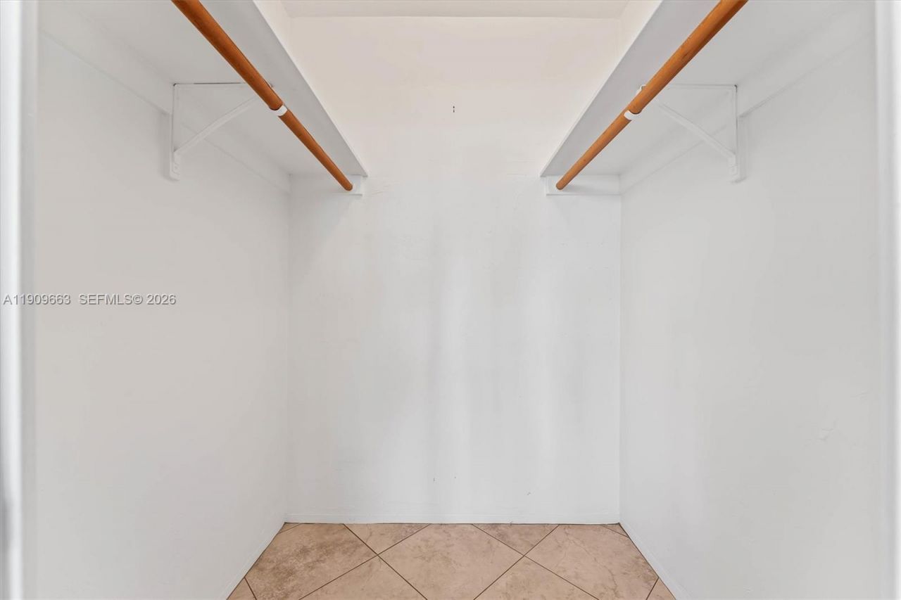 3333 NE 34th St, Unit 914, Fort Lauderdale, FL 33308 Photo