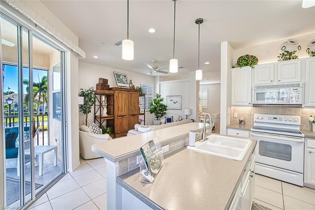 13991 Lake Mahogany Blvd, Unit 2424, Fort Myers, FL 33907 Photo