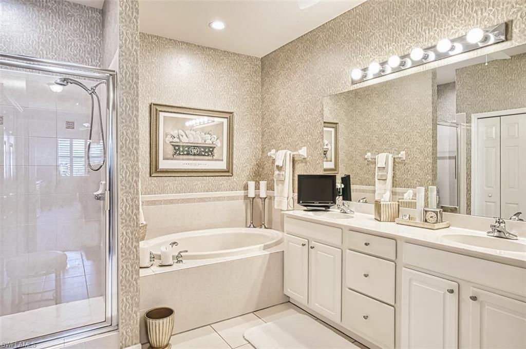13991 Lake Mahogany Blvd, Unit 2424, Fort Myers, FL 33907 Photo