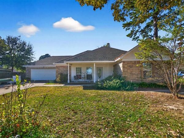 517 Wildewood Drive, Chandler, TX 75758