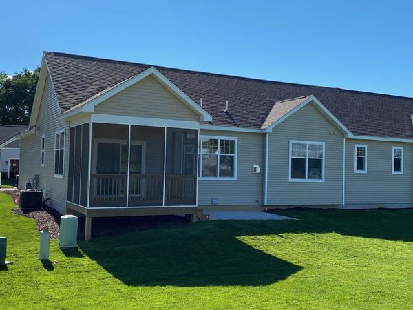 5660 Trail Side Lane, Unit 4, Whitmore Lake, MI 48189