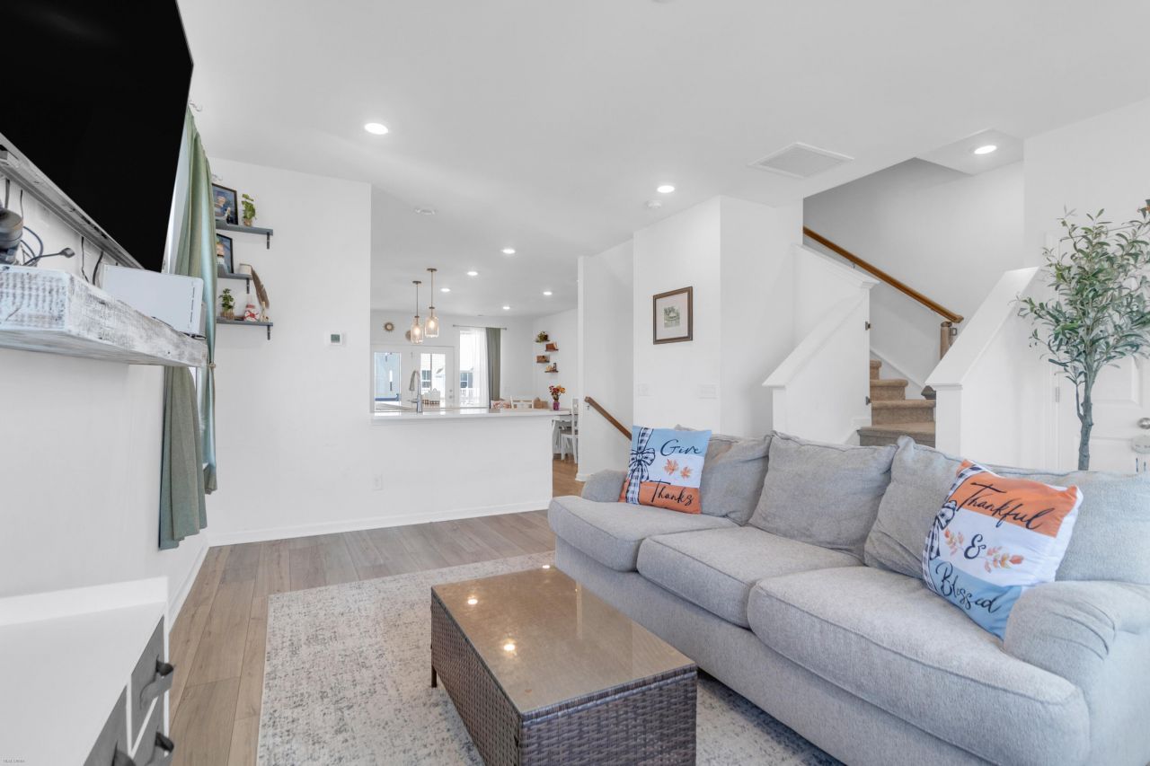 865 Recess Point Dr 25 Drive Photo 17