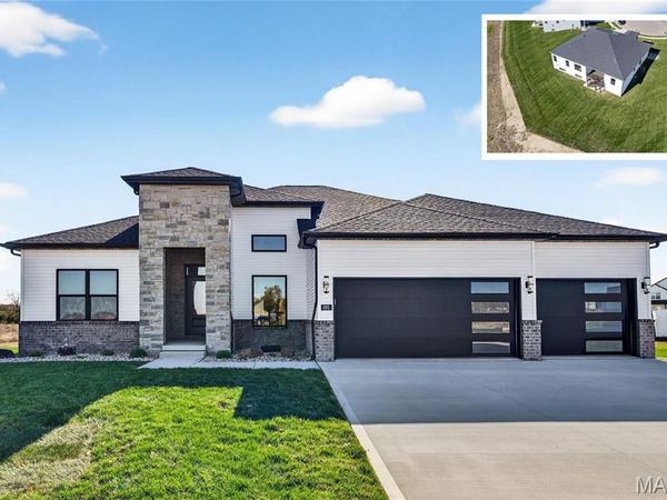 805 Golden Bell Lane, O'Fallon, IL 62269