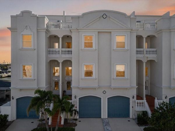125 BRIGHTWATER DRIVE, Unit 2, CLEARWATER BEACH, FL 33767