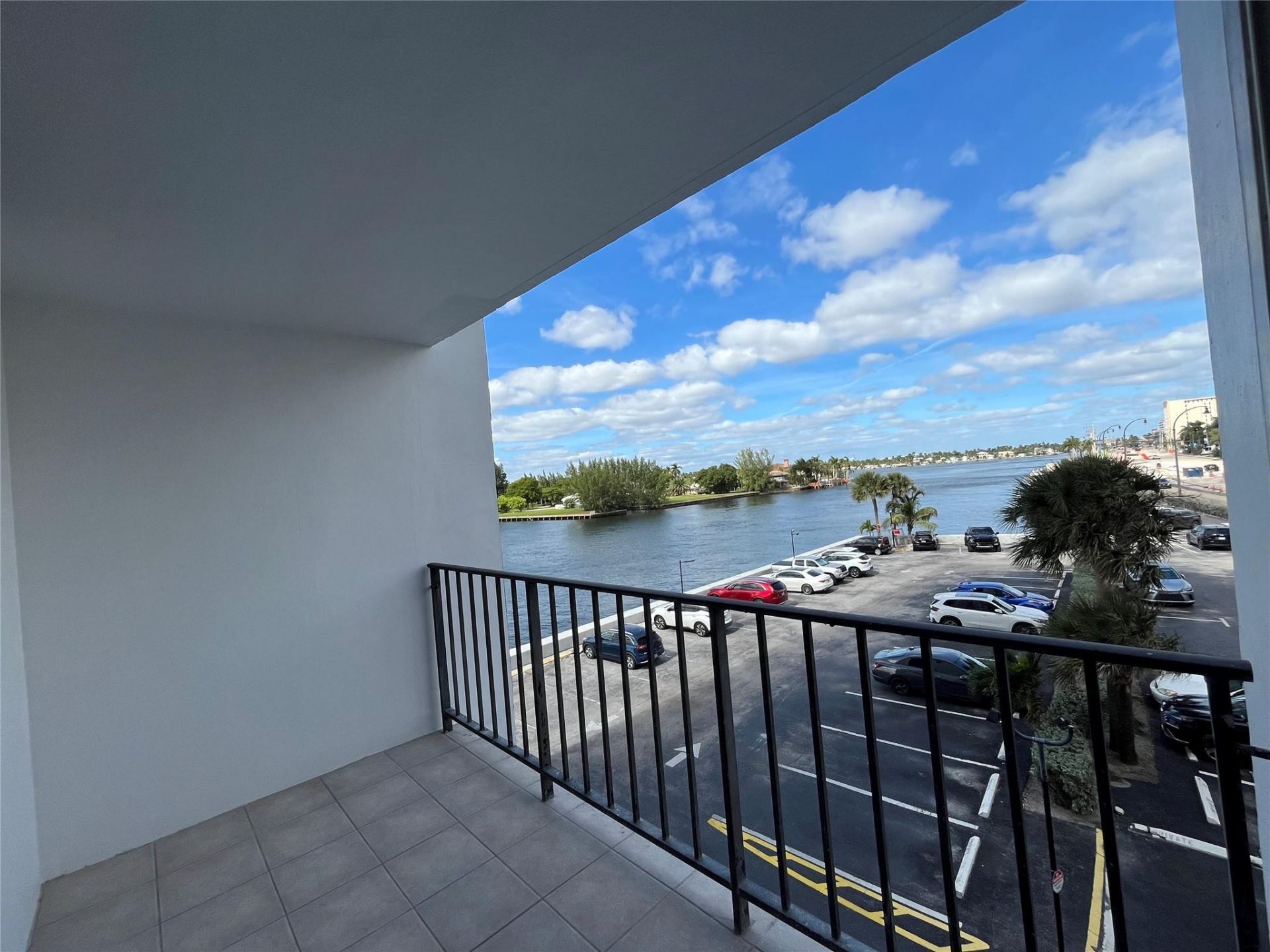 1400 S Ocean Drive, Unit 303, Hollywood, FL 33019 Photo
