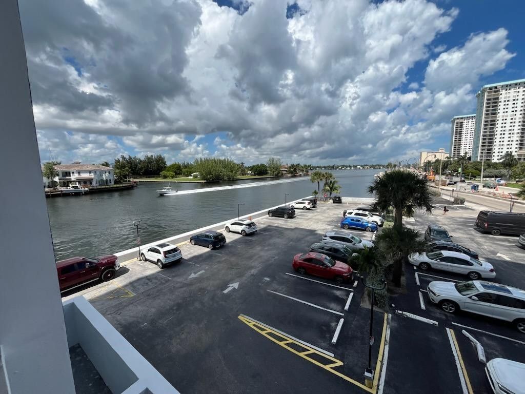 1400 S Ocean Drive, Unit 303, Hollywood, FL 33019 Photo