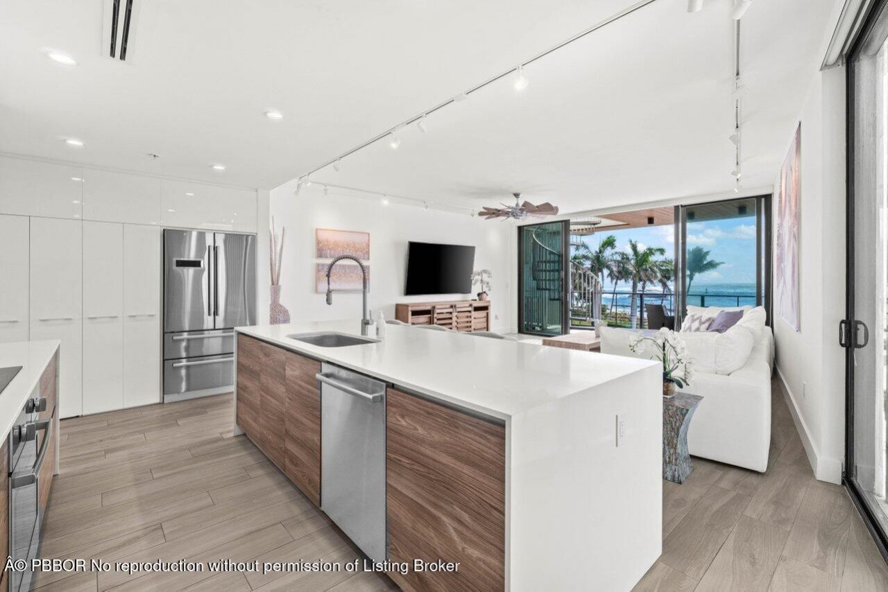 106 Inlet Way, Unit 304, Palm Beach Shores, FL 33404 Photo