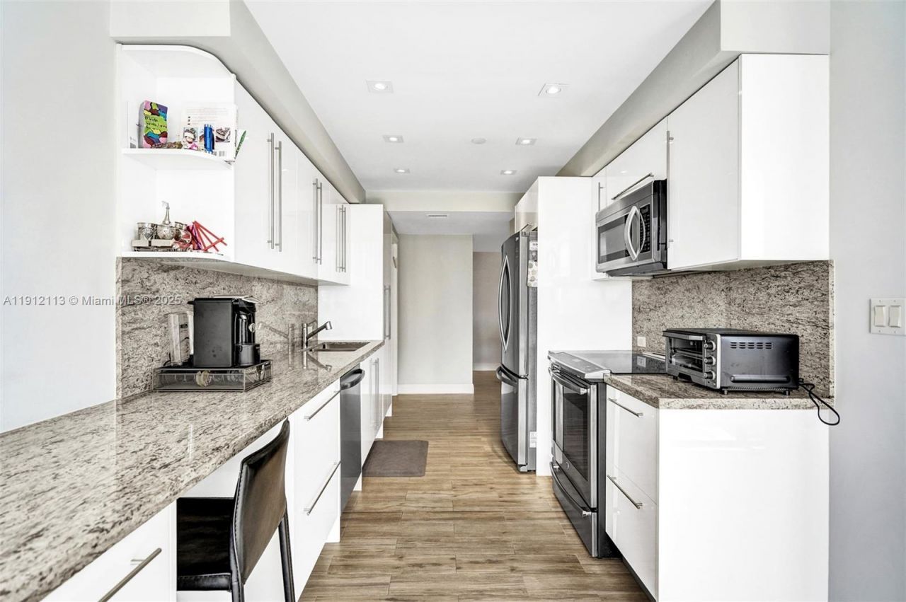 3000 Island Blvd, Unit 903, Aventura, FL 33160 Photo