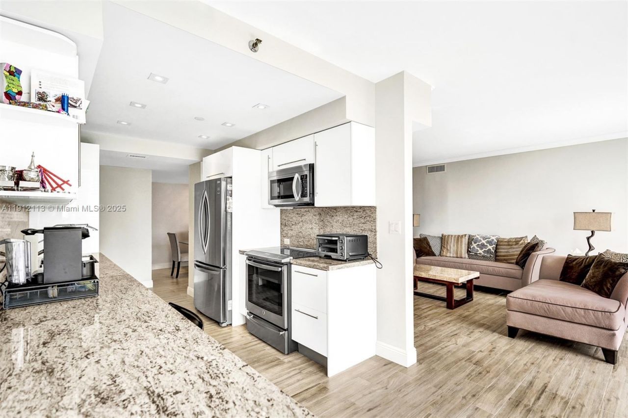 3000 Island Blvd, Unit 903, Aventura, FL 33160 Photo
