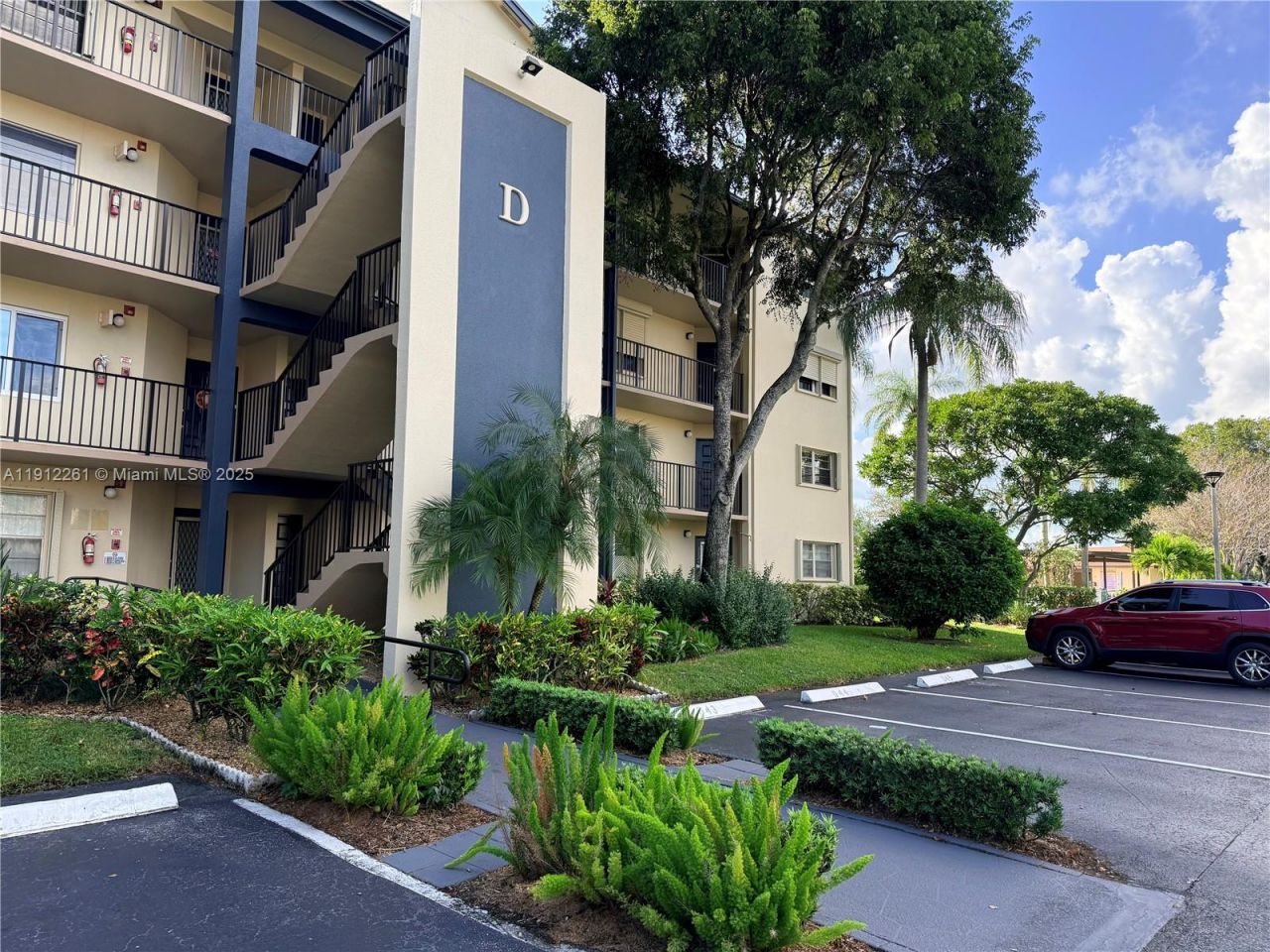 900 SW 128th Ave, Unit 105D, Pembroke Pines, FL 33027 Photo