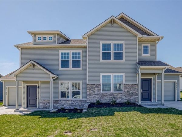 27305 Acacia Drive, Lee's Summit, MO 64086
