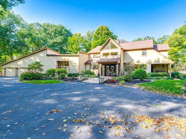 4670 Figgie Drive, Willoughby, OH 44094