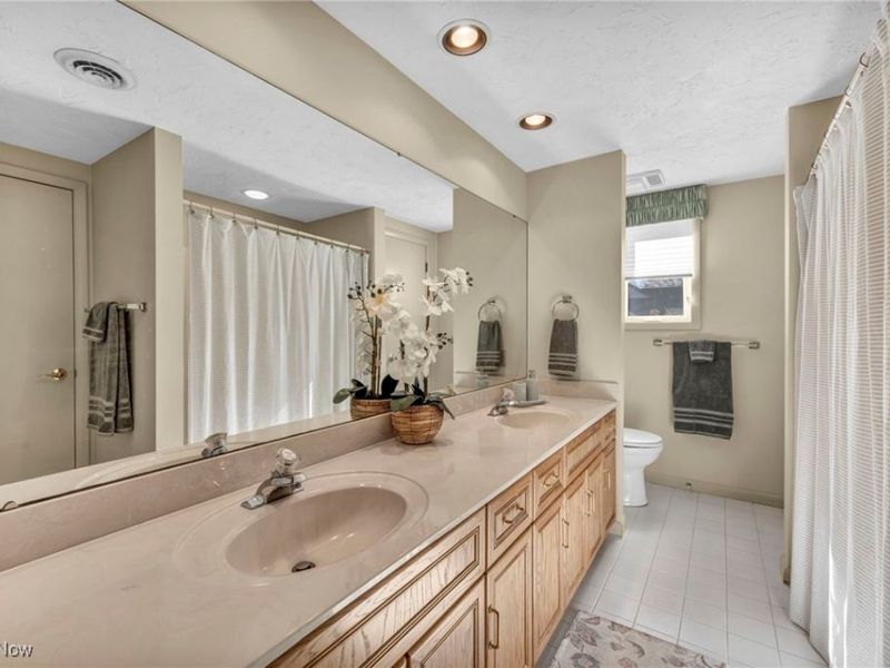 4670 Figgie Drive, Willoughby, OH 44094 Photo 37