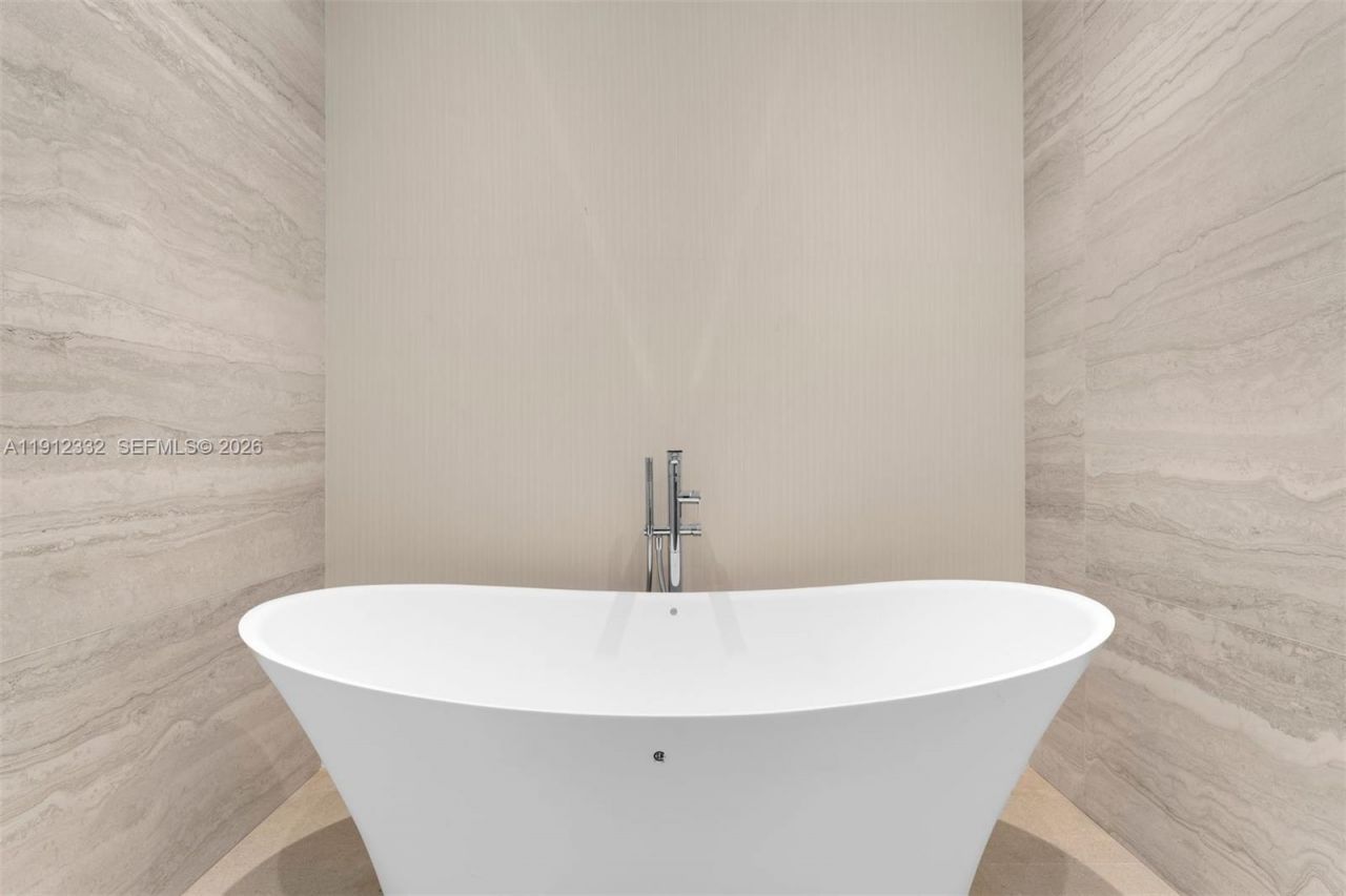 6103 Aqua Ave, Unit 504, Miami Beach, FL 33141 Photo