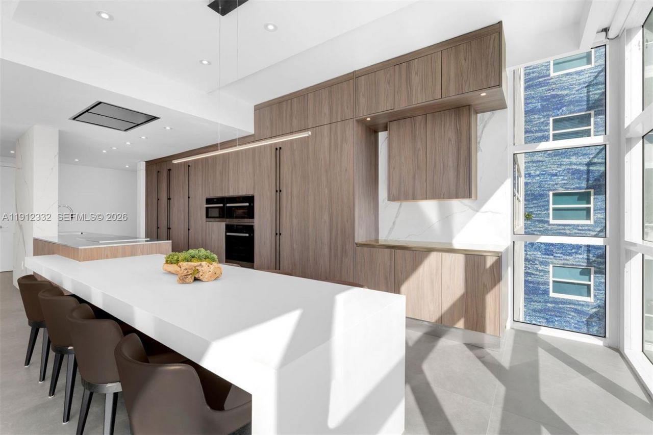 6103 Aqua Ave, Unit 504, Miami Beach, FL 33141 Photo