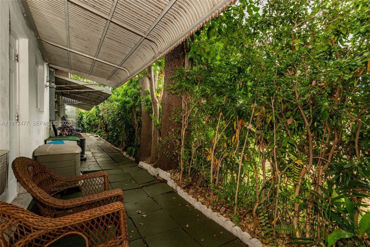 2524 Hayes St, Unit 9, Hollywood, FL 33020 Photo