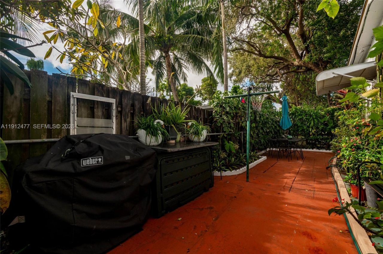 2524 Hayes St, Unit 9, Hollywood, FL 33020 Photo