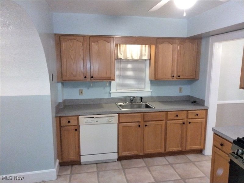 7608 Ridgefield Avenue, Parma, OH 44129 Photo 17