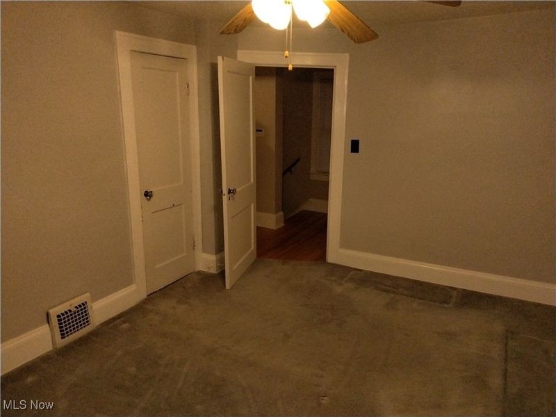 7608 Ridgefield Avenue, Parma, OH 44129 Photo 9