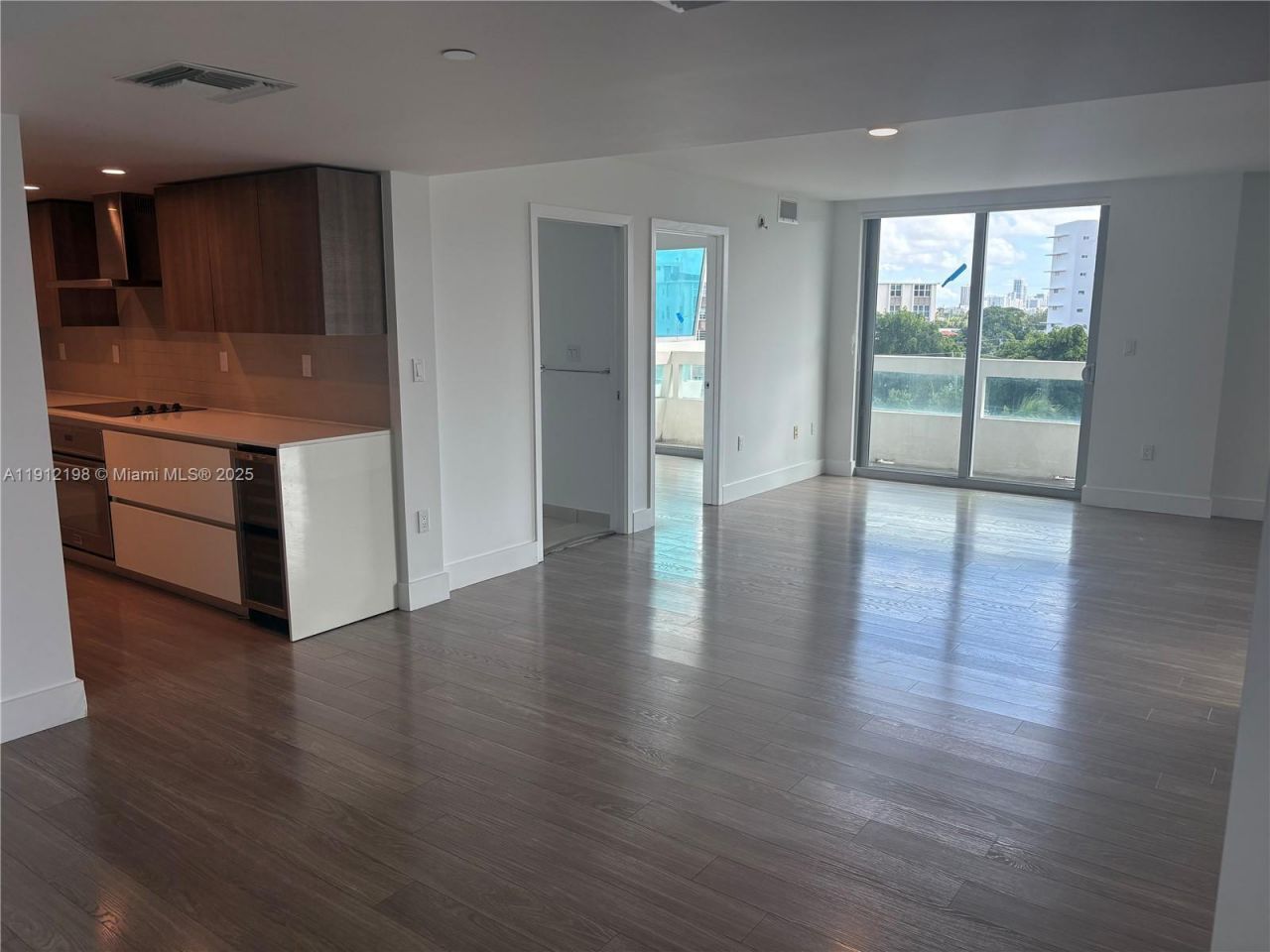 1025 92 St, Unit 701, Bay Harbor Islands, FL 33154 Photo