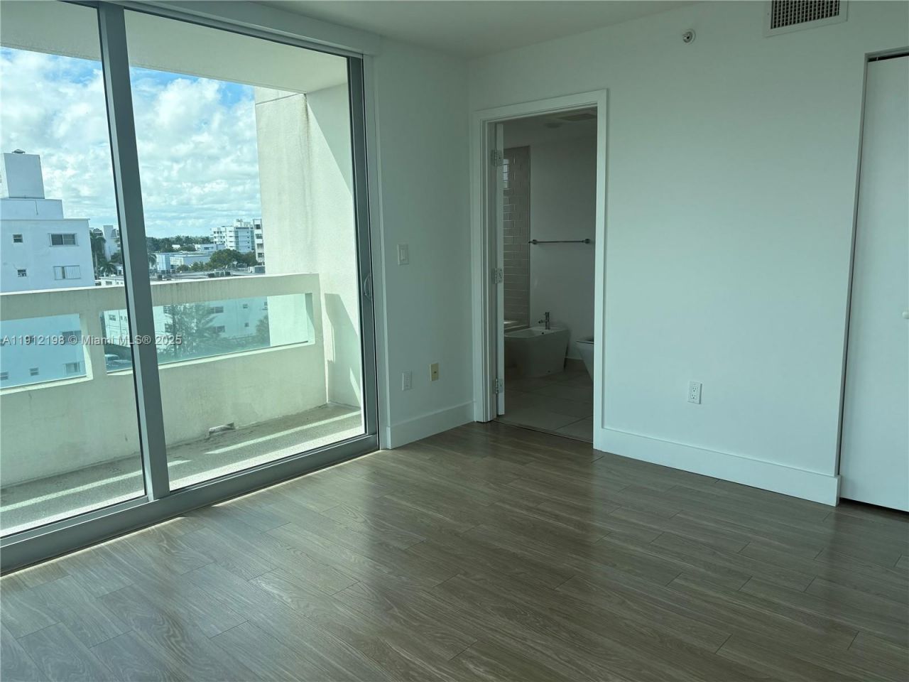 1025 92 St, Unit 701, Bay Harbor Islands, FL 33154 Photo