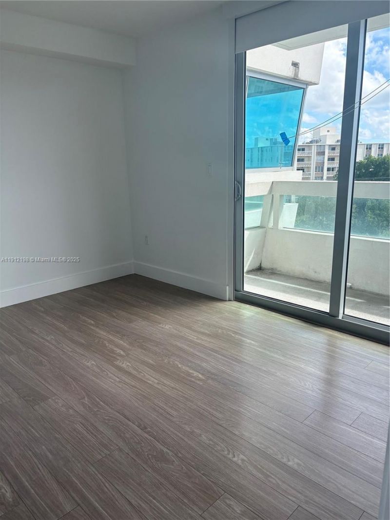 1025 92 St, Unit 701, Bay Harbor Islands, FL 33154 Photo