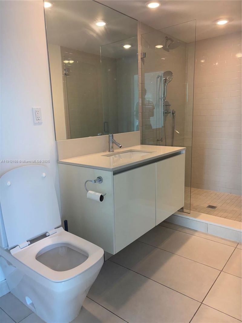 1025 92 St, Unit 701, Bay Harbor Islands, FL 33154 Photo