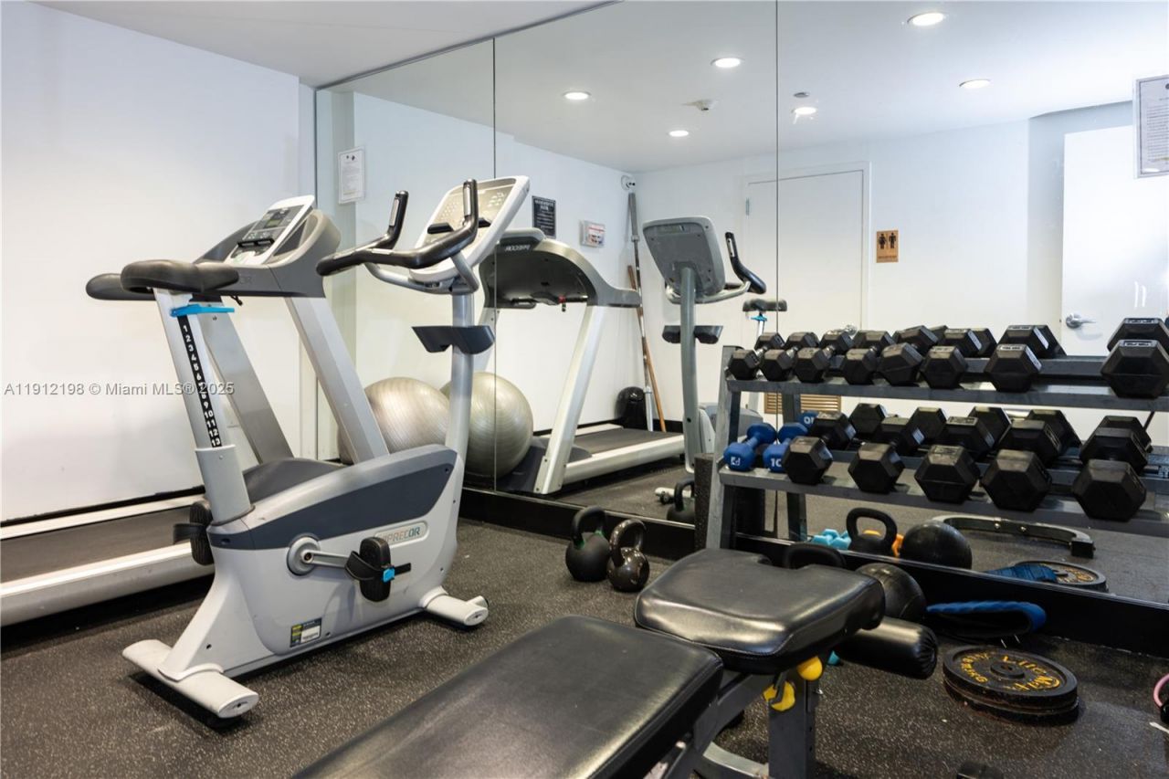 1025 92 St, Unit 701, Bay Harbor Islands, FL 33154 Photo