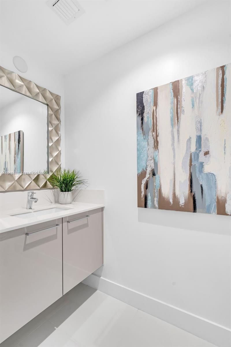 100 E Las Olas Blvd, Unit 3703, Fort Lauderdale, FL 33301 Photo