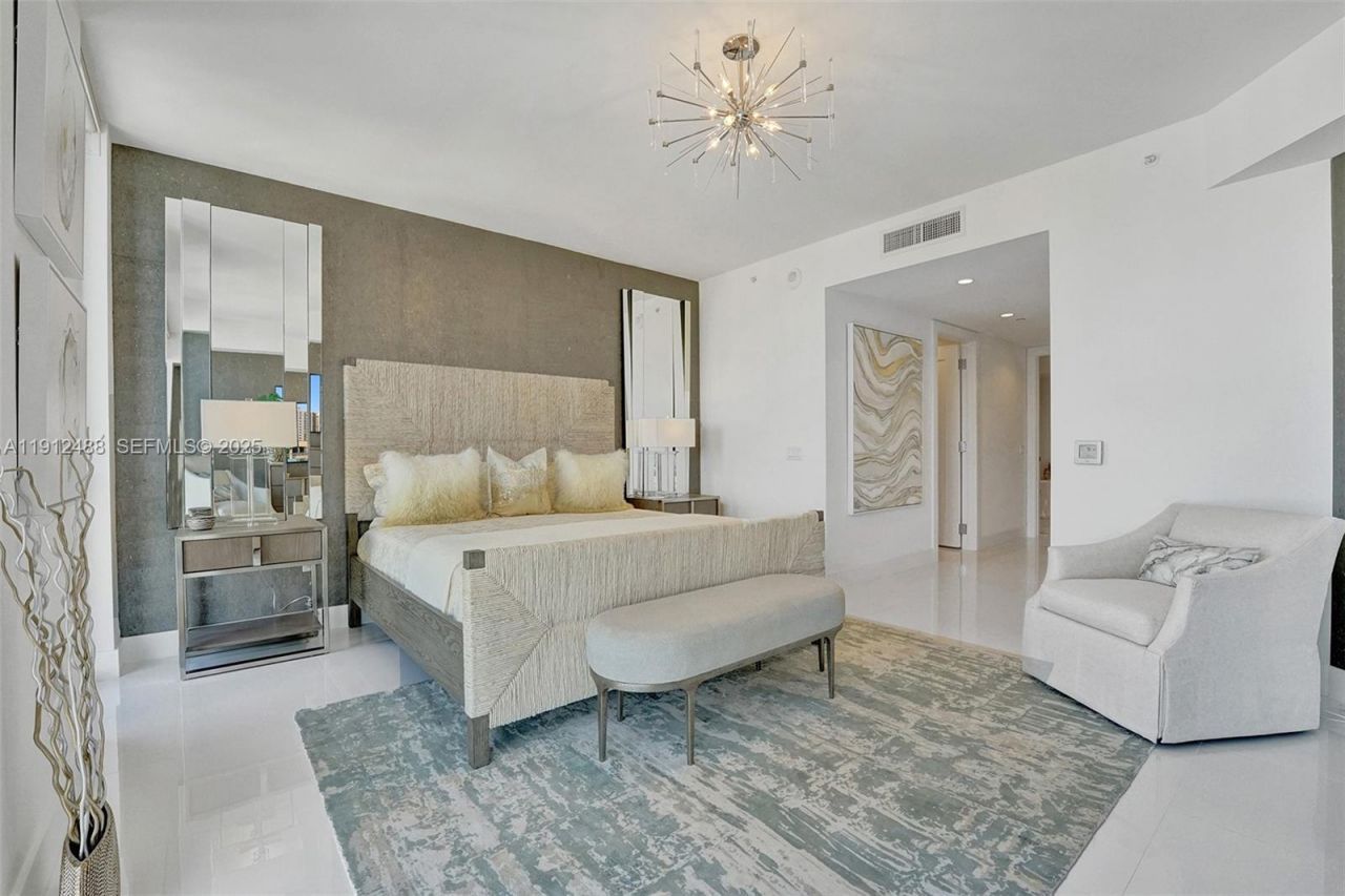 100 E Las Olas Blvd, Unit 3703, Fort Lauderdale, FL 33301 Photo