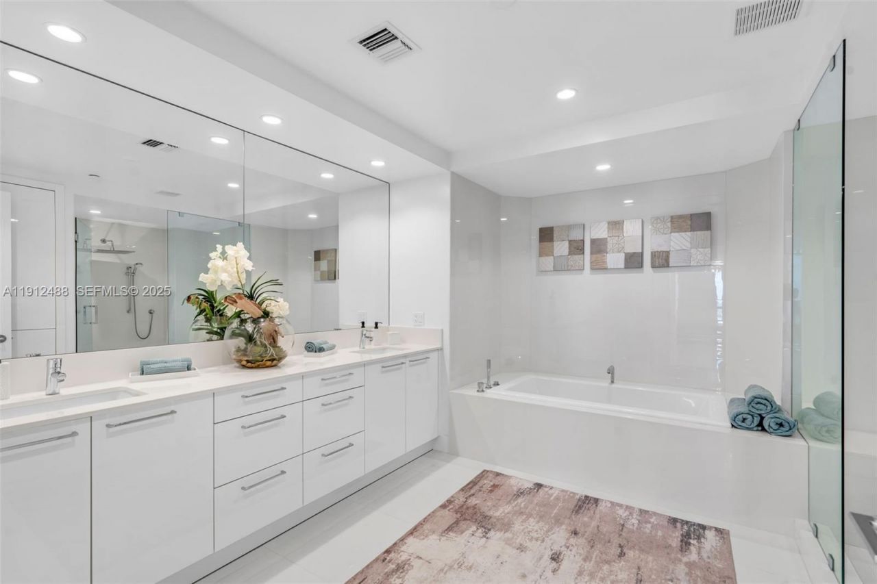 100 E Las Olas Blvd, Unit 3703, Fort Lauderdale, FL 33301 Photo