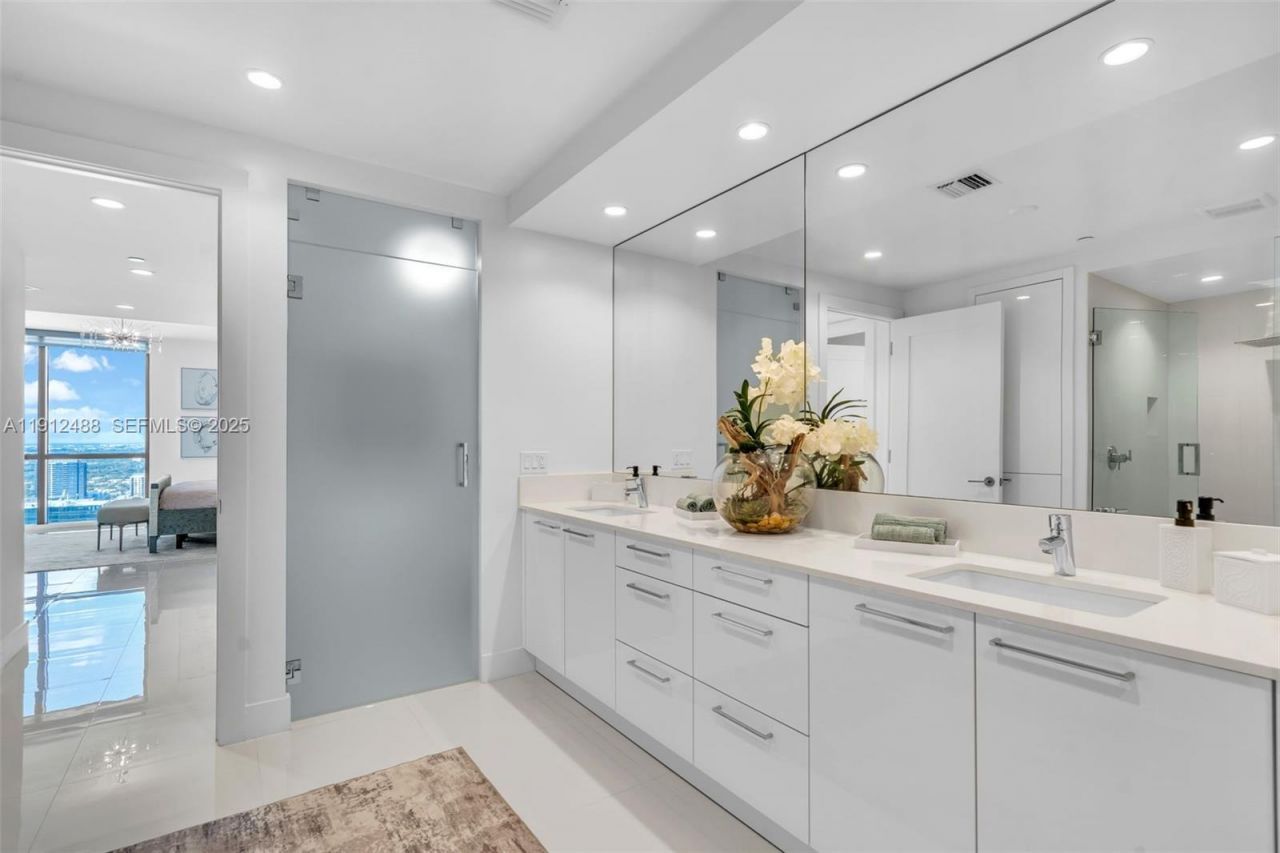 100 E Las Olas Blvd, Unit 3703, Fort Lauderdale, FL 33301 Photo