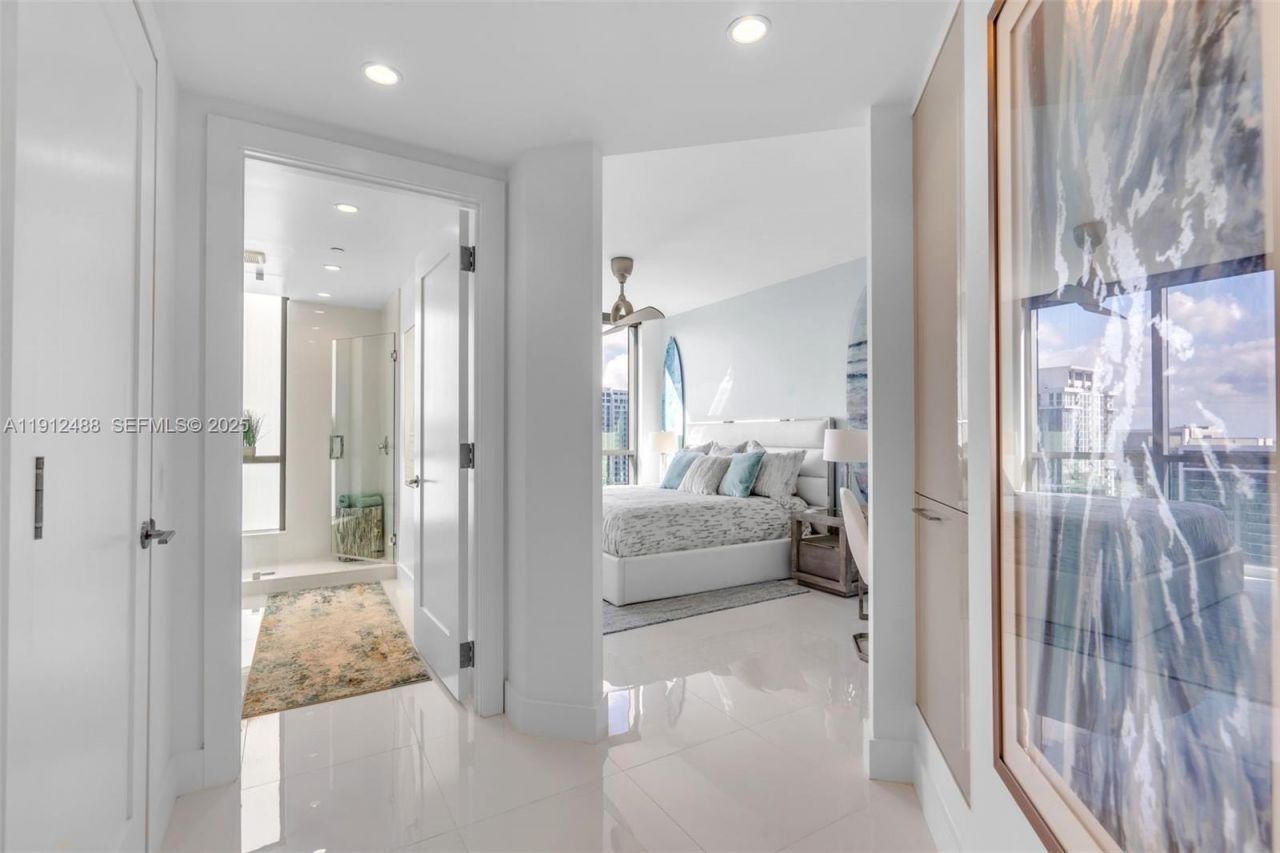 100 E Las Olas Blvd, Unit 3703, Fort Lauderdale, FL 33301 Photo