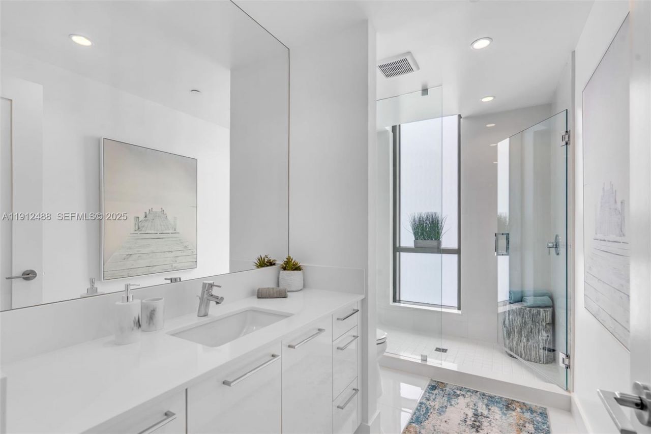 100 E Las Olas Blvd, Unit 3703, Fort Lauderdale, FL 33301 Photo