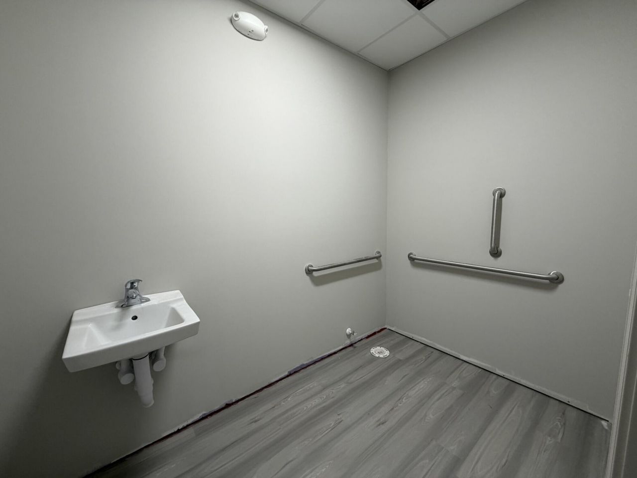 8476 Dorchester Road Photo 6